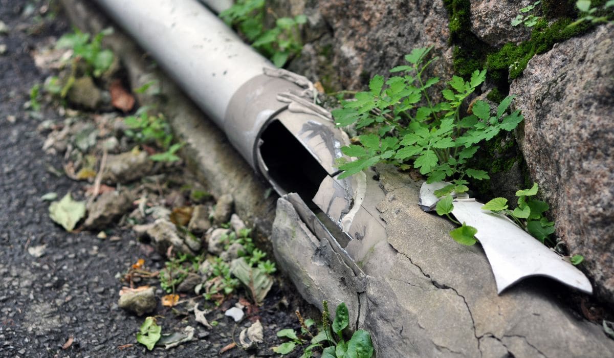 Cracked Pipe