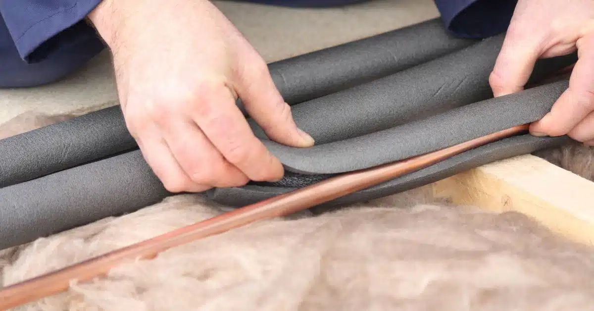 emergency plumbing services - water pipe insulation