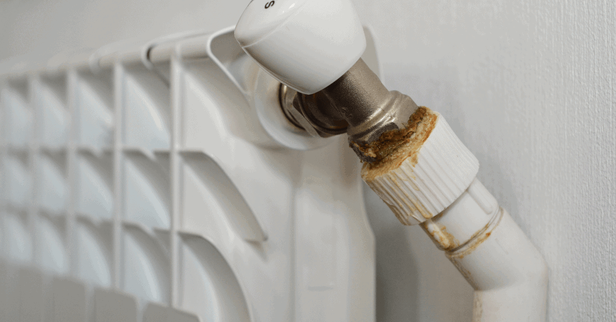 Corrosion caused by slow leak on Radiators pipe joint 